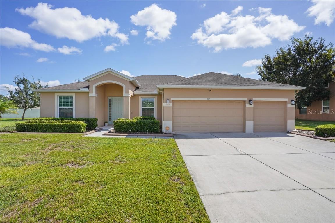 1237 Legg Dr., Apopka, FL 32712