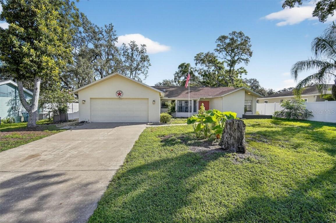 7822 Holiday Dr., Spring Hill, FL 34606