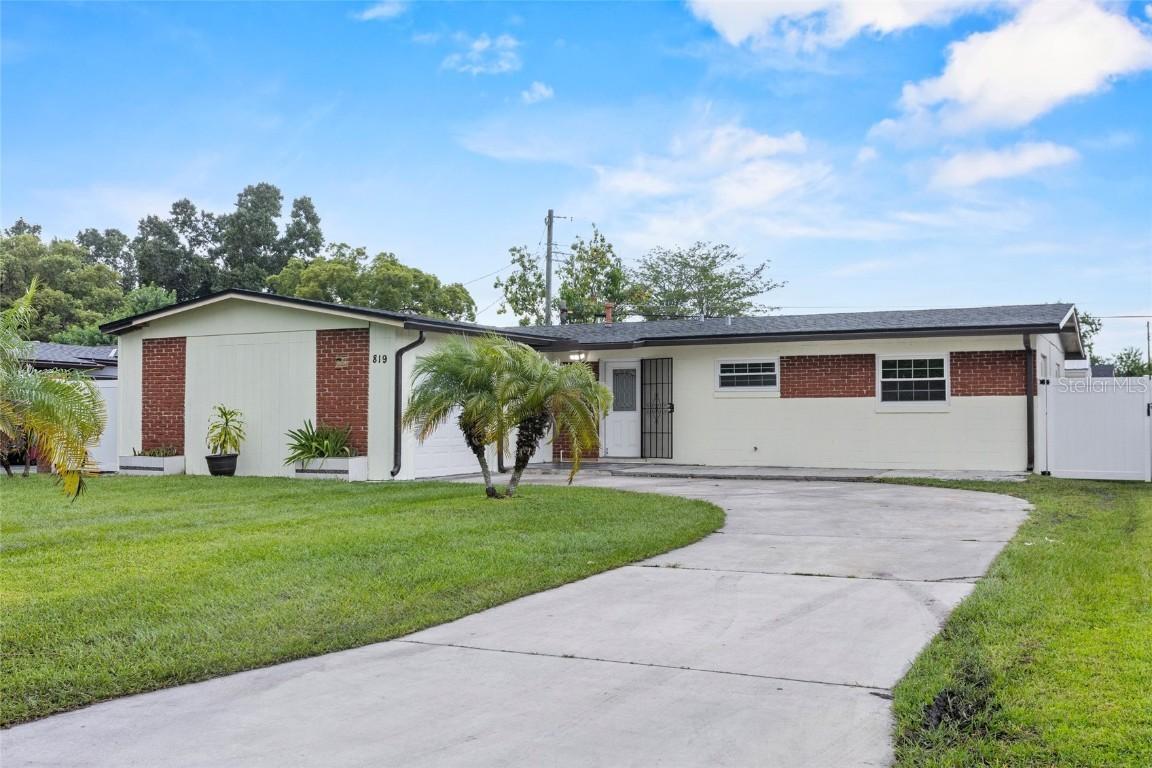 819 Royal Oak Dr., Orlando, FL 32809