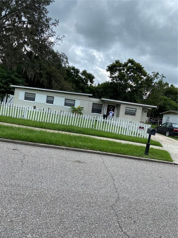4207 Meadowbrook Ave., Orlando, FL 32808