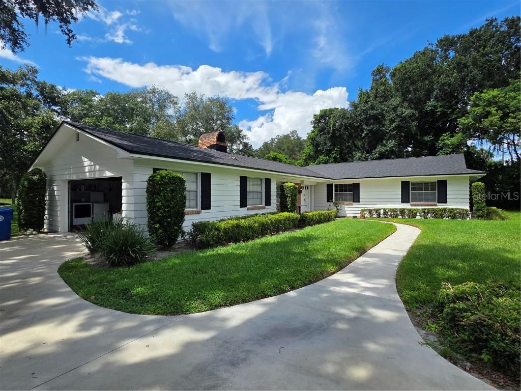 645 Lake Charm Dr., Oviedo, FL 32765