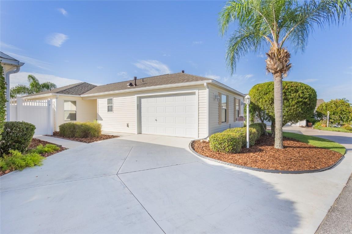 594 Lacy Pl., The Villages, FL 32162