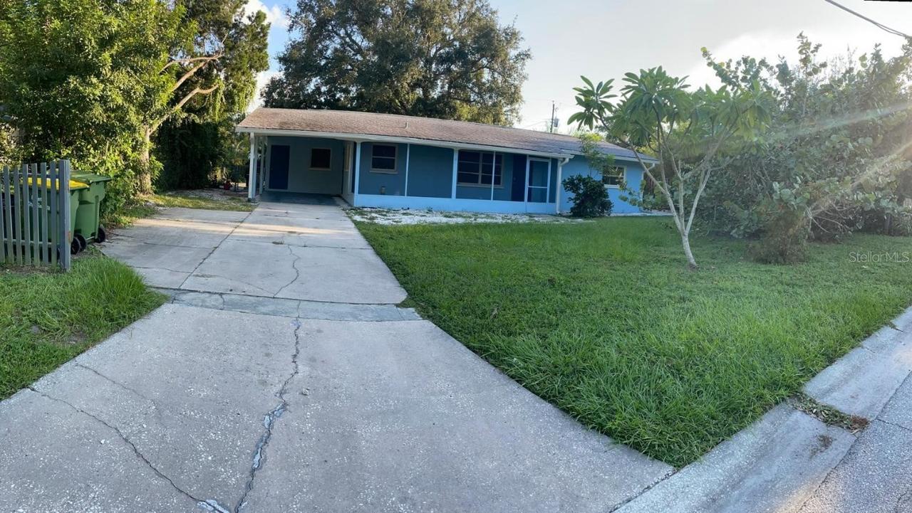 1176 40th St., Sarasota, FL 34234