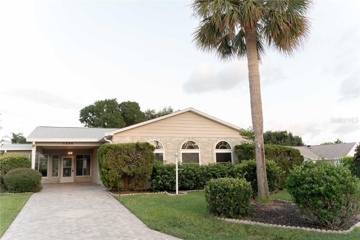 1204 Maria Ct., Lady Lake, FL 32159