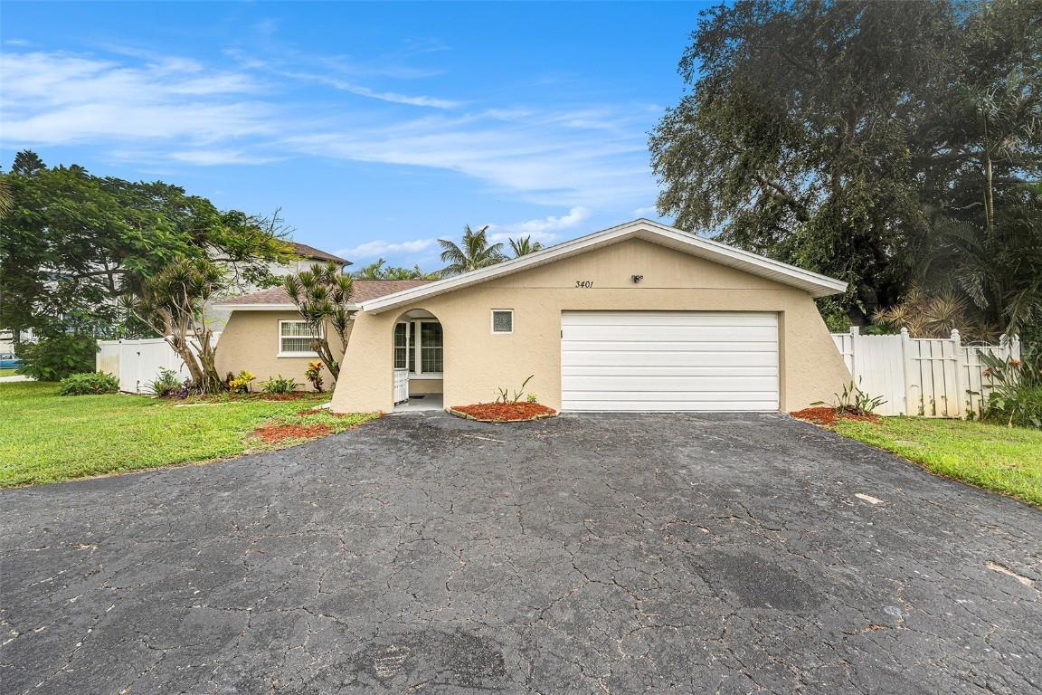 3401 Coquina Key Dr., St Petersburg, FL 33705