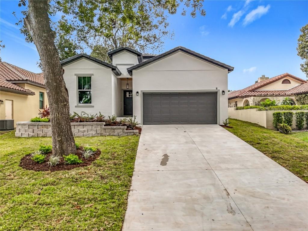 8 Forest Ln., Eustis, FL 32726