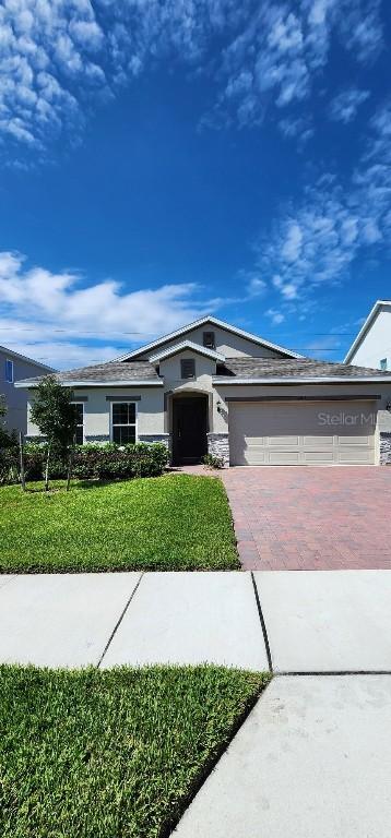 4013 Serene Water Ave., Eustis, FL 32736