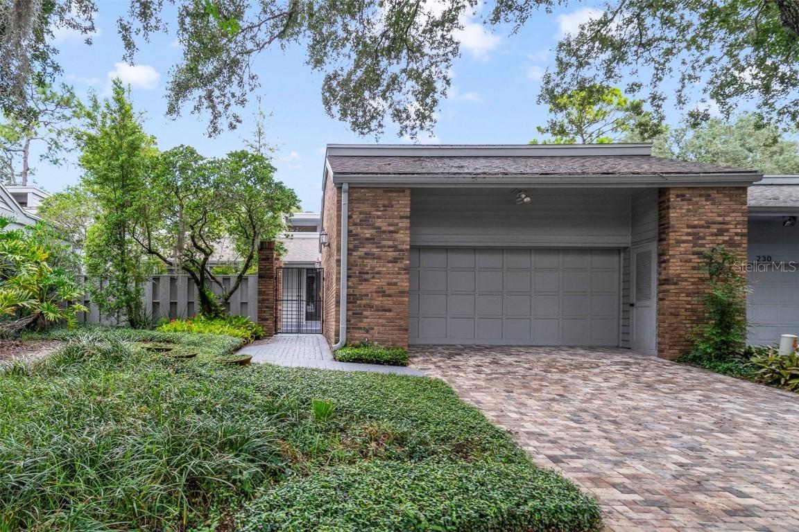 220 Pine Cone Ln., Longwood, FL 32779