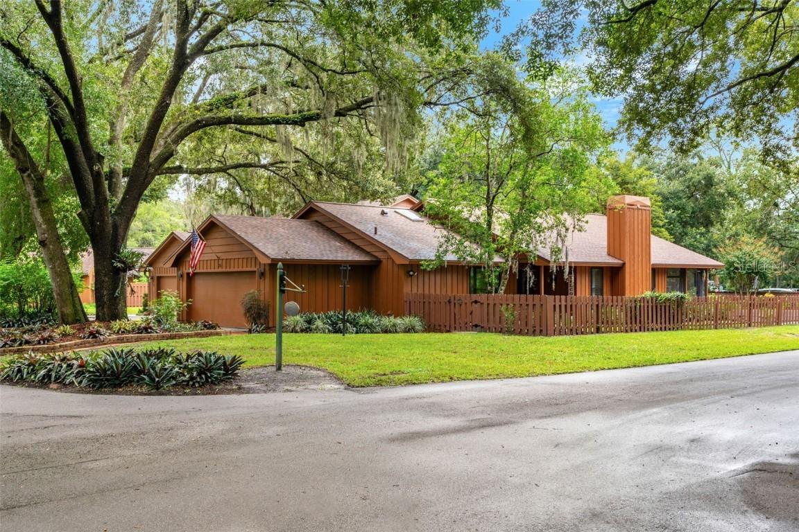26 E Village Dr., Oviedo, FL 32765