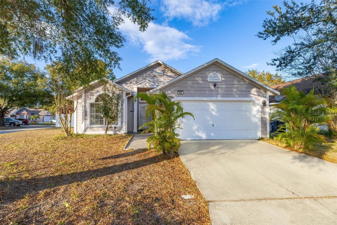 102 Ethan Ave., Davenport, FL 33897