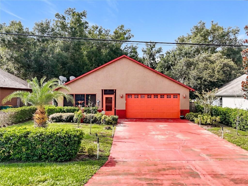 332 Limit Ave., Mount Dora, FL 32757