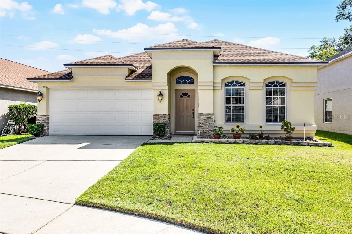 215 Bronze Leaf Ct., Apopka, FL 32703