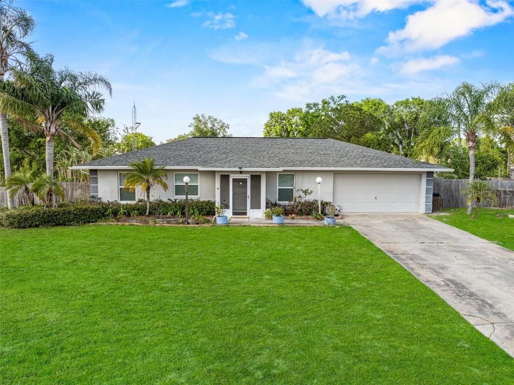 8975 Cypresswood Dr., Lake Wales, FL 33898