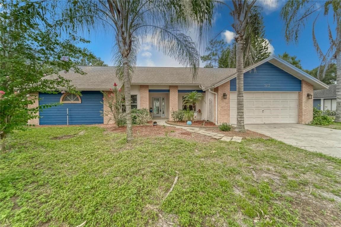 3215 Pine Club Dr., Plant City, FL 33566