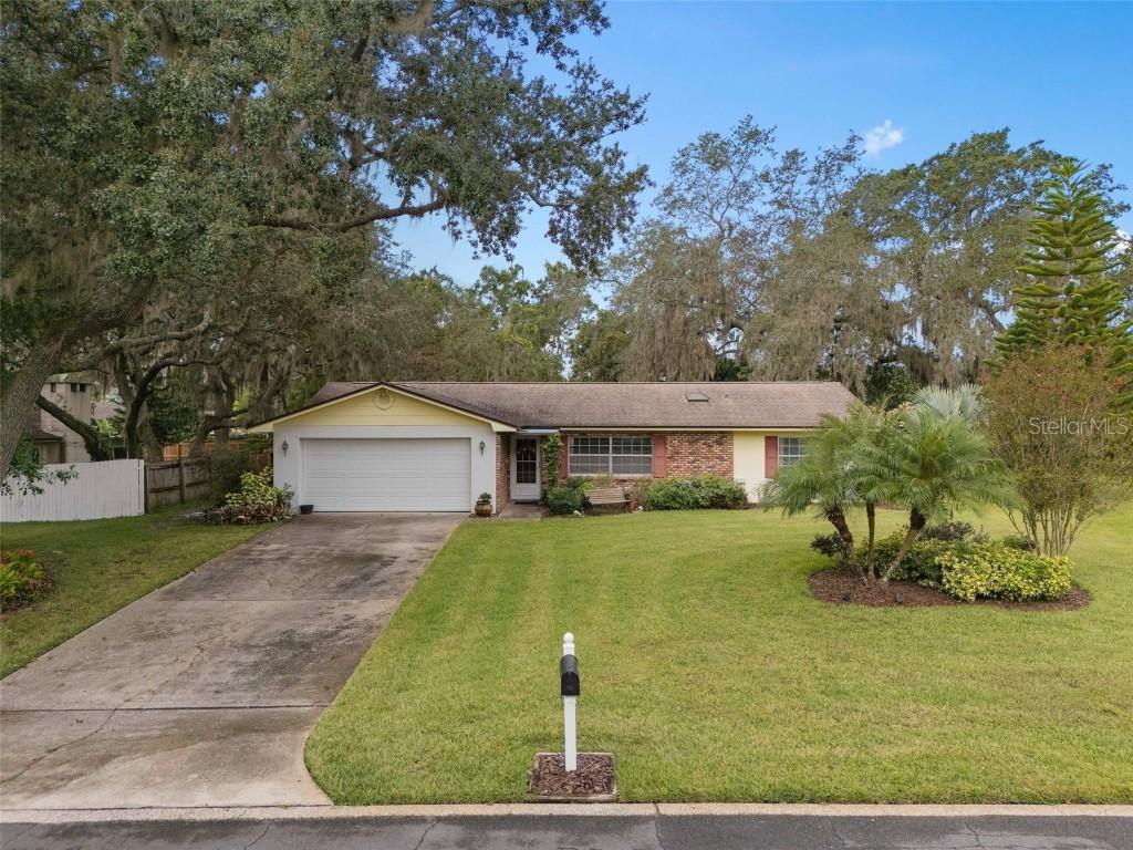 440 Laura Ln., Mount Dora, FL 32757