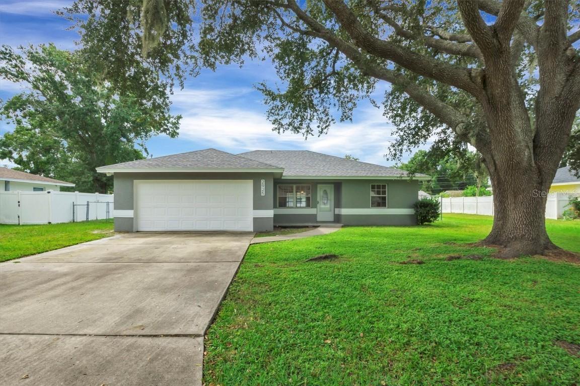2925 Delrose Dr., Lakeland, FL 33805