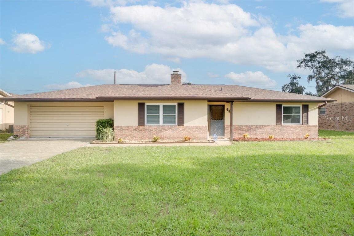 986 Clayton Dr., Deltona, FL 32725