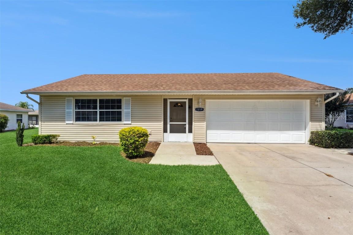 1559 Grove Ct., Tavares, FL 32778