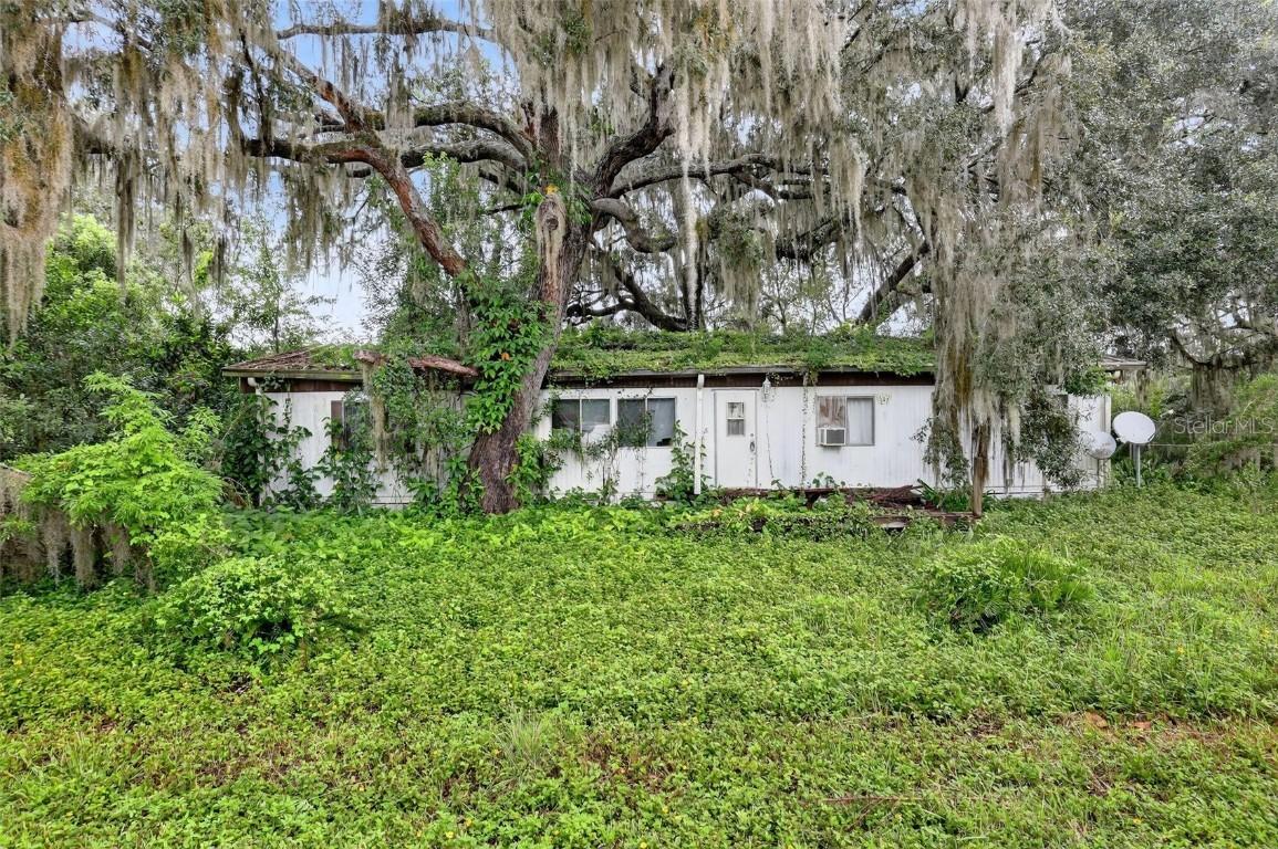 18603 SE 50th St., Ocklawaha, FL 32179