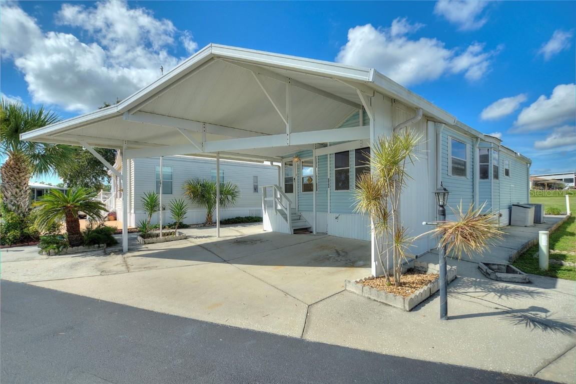 305 Arnold Palmer Dr., Davenport, FL 33837