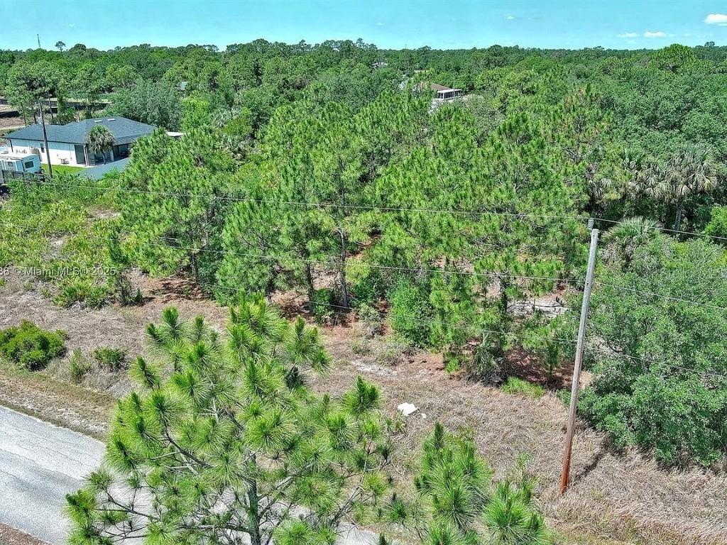 805 Lincoln Ave., Lehigh Acres, FL 33972