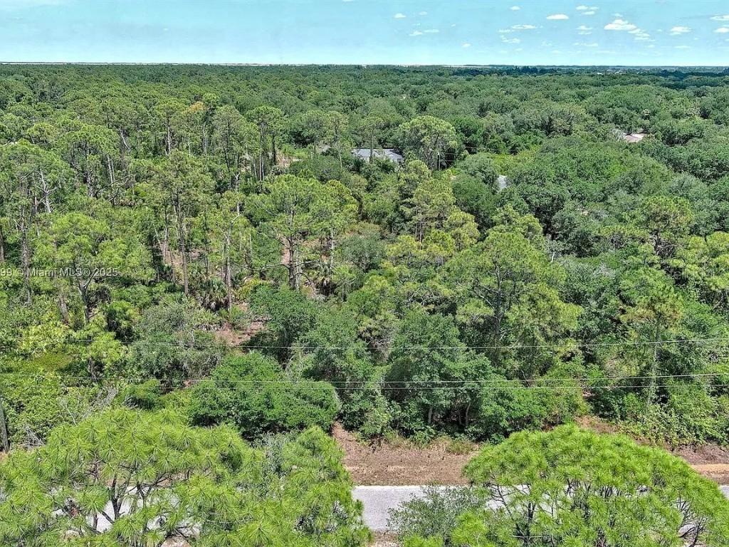 1908 Mcarthur Ave., Lehigh Acres, FL 33972