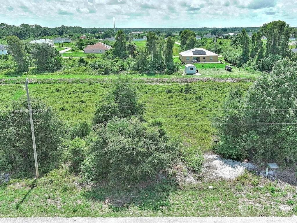 307 Ranier Ave., Lehigh Acres, FL 33974