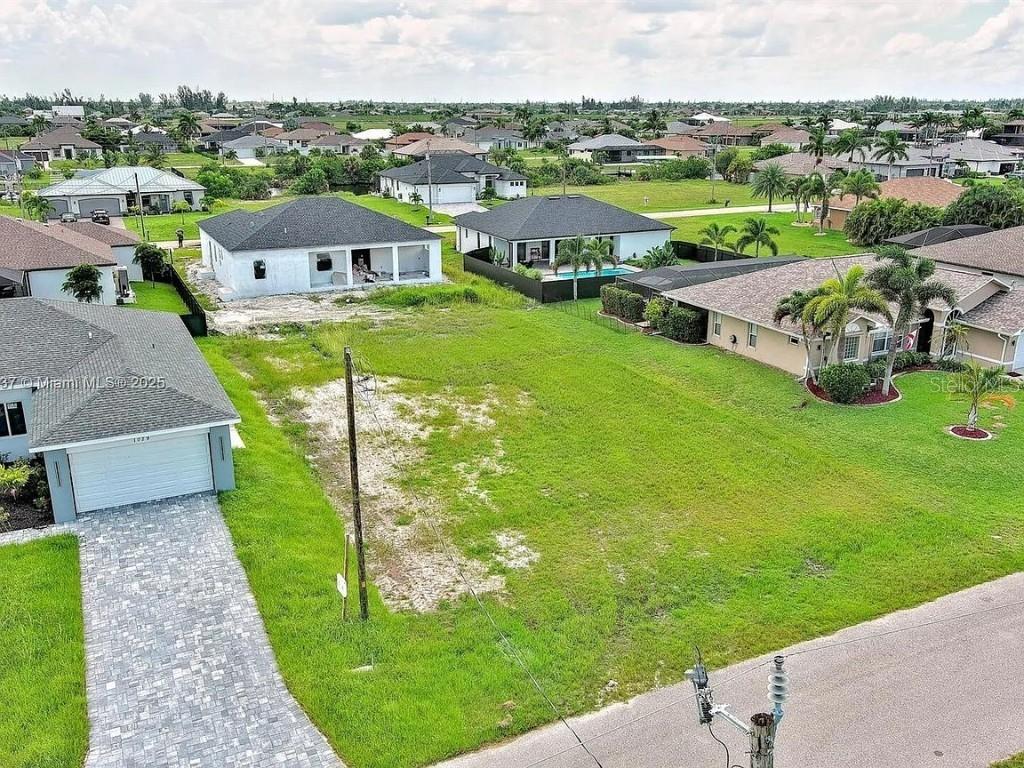 1025 NW 35th Pl., Cape Coral, FL 33993
