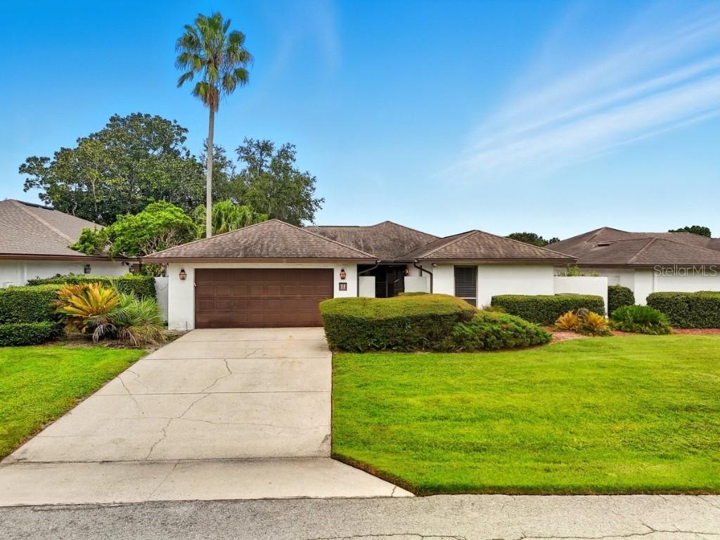 11 Abbey Ct., Haines City, FL 33844