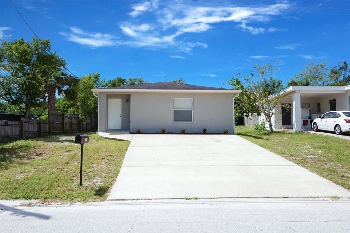 824 Pinewood St., Daytona Beach, FL 32117