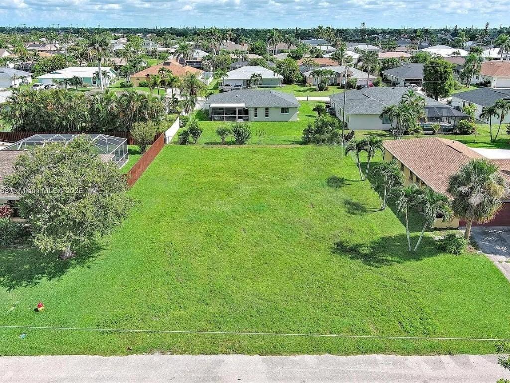 225 SW 46th Ter., Cape Coral, FL 33914