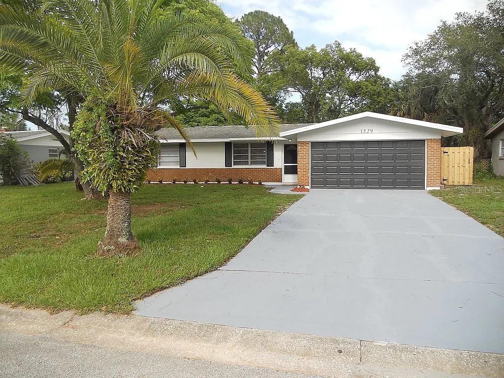 1529 Culverhouse Dr., Daytona Beach, FL 32117
