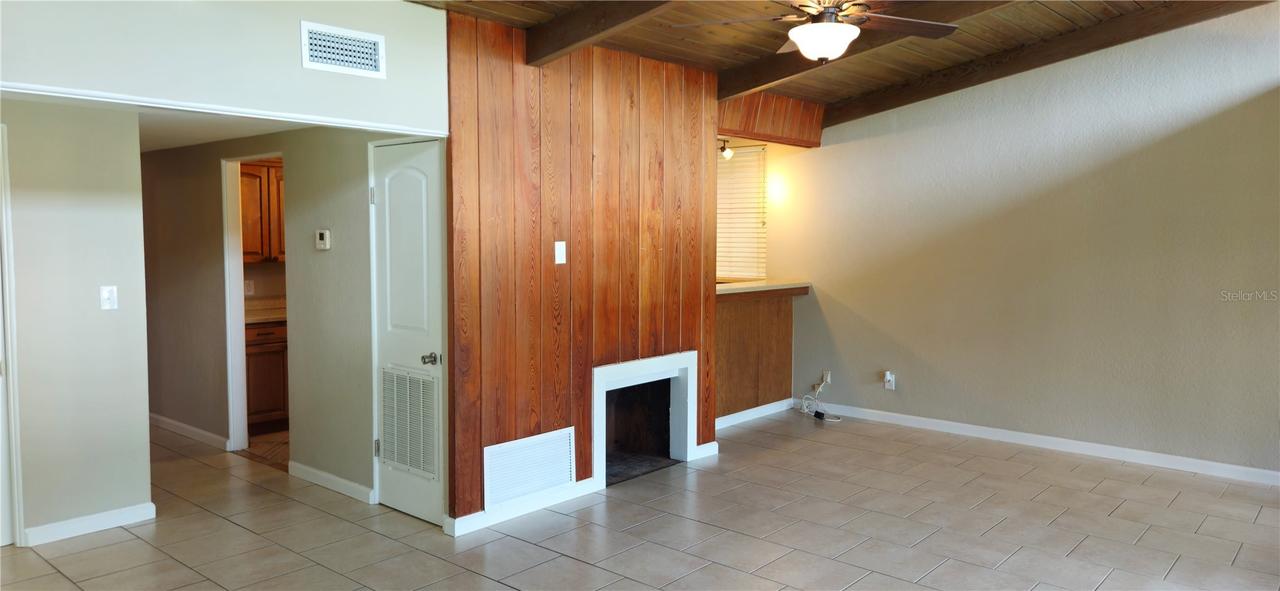 126 E Cypress Ave., Howey In The Hills, FL 34737