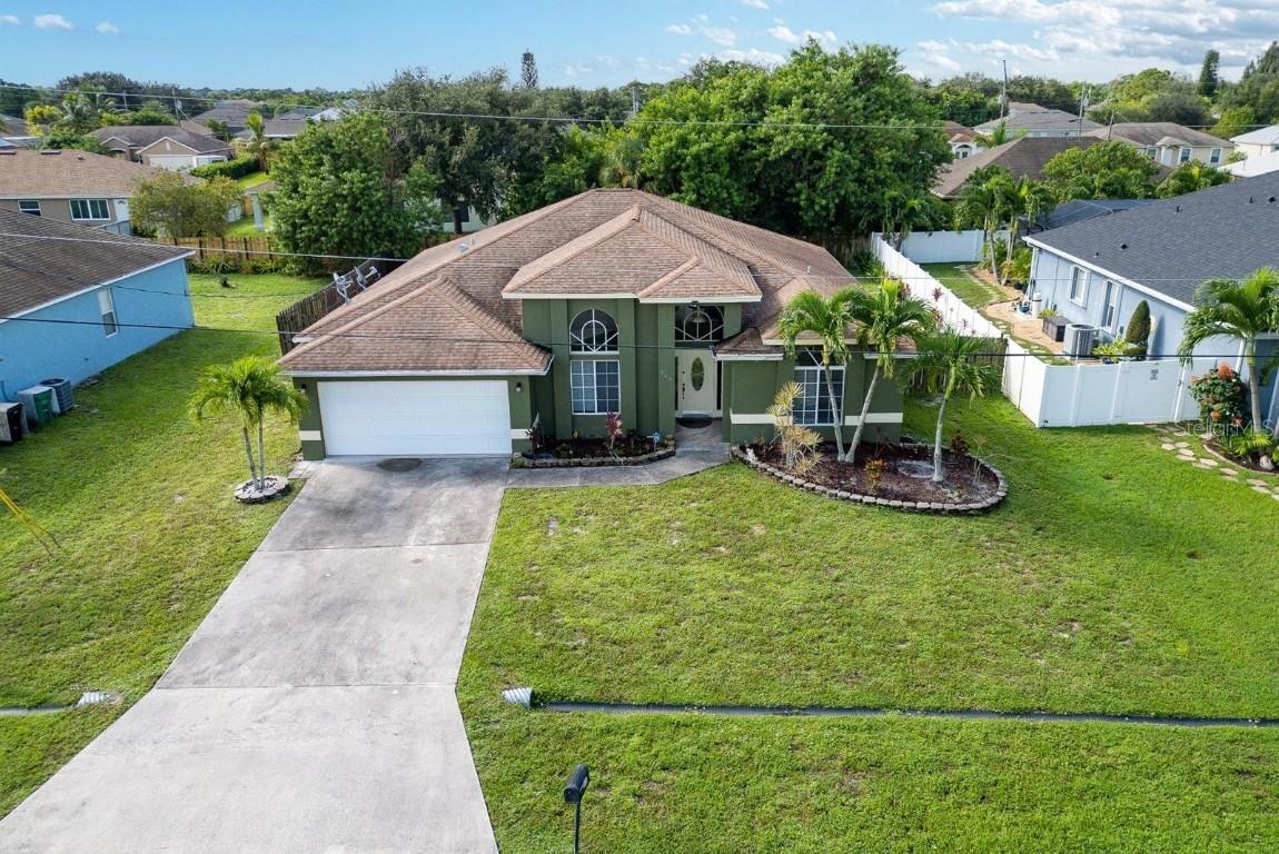 566 Sw Halifax Ave, Port St Lucie, FL 34953