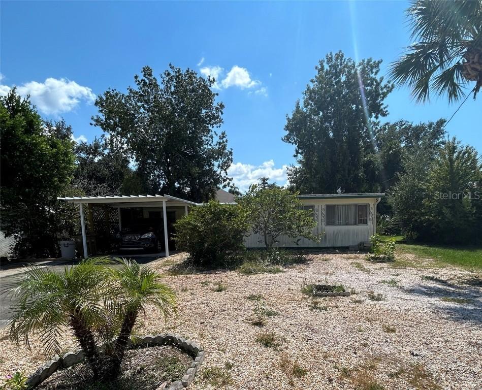 11740 Hickory Ln., Tavares, FL 32778