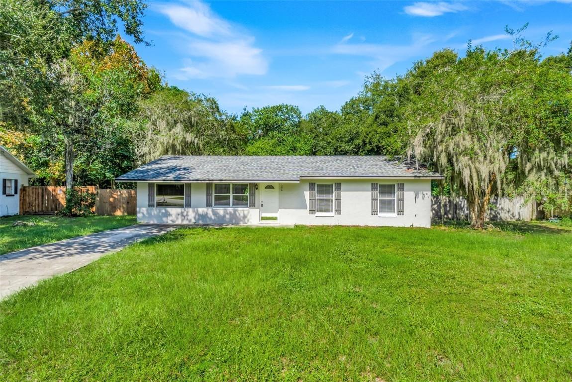 1296 Cedar Avenue Ave., Tavares, FL 32778