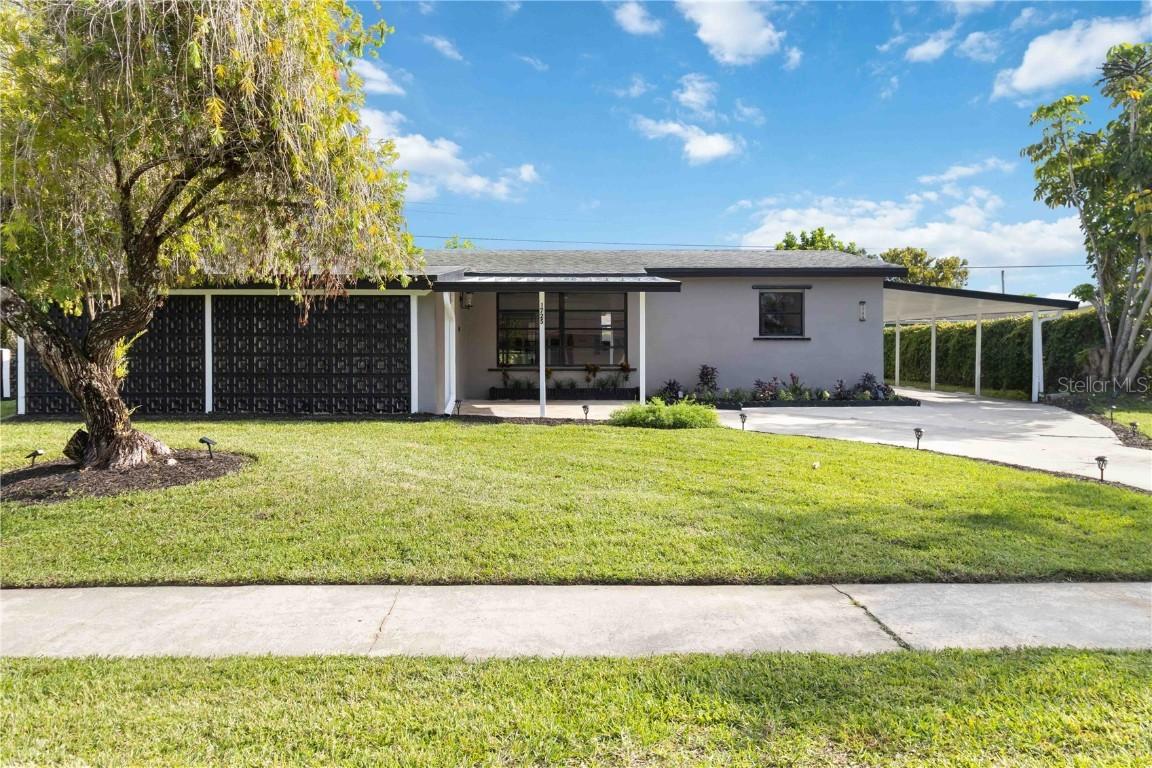 1725 Dodge Cir., Melbourne, FL 32935
