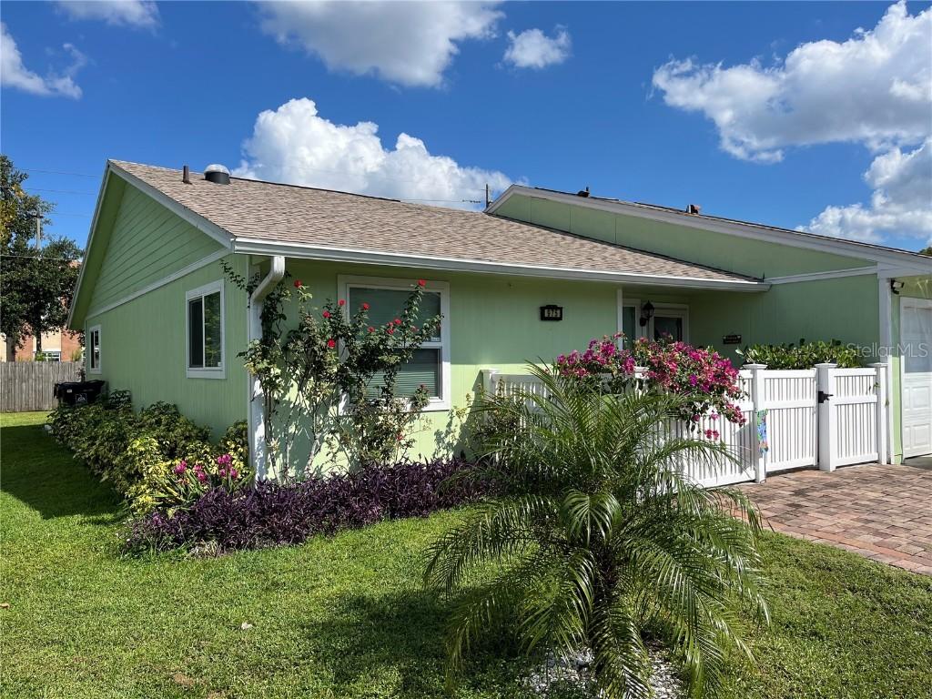 975 Alicante Ave., Orlando, FL 32807