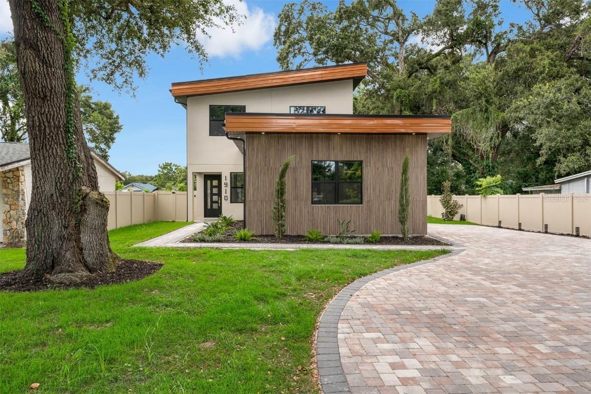 1910 Cloverlawn Ave., Orlando, FL 32806