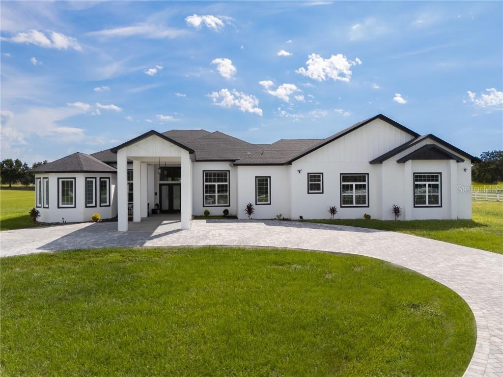 18800 Groves Dr., Groveland, FL 34736