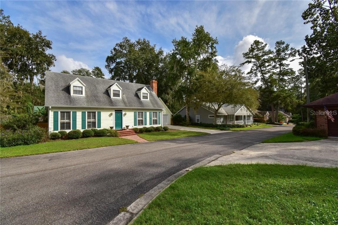 927 NW 41st Dr., Gainesville, FL 32605