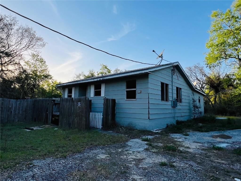 20715 SE 141st Pl., Umatilla, FL 32784