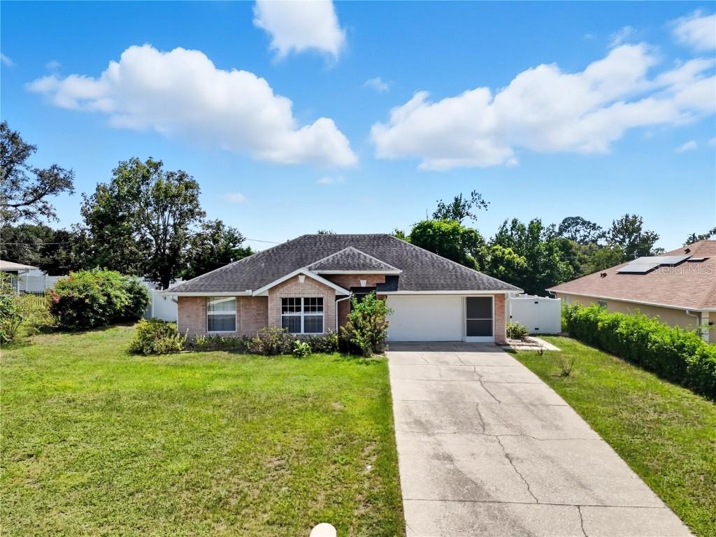 1887 Lynn River Dr., Deltona, FL 32738