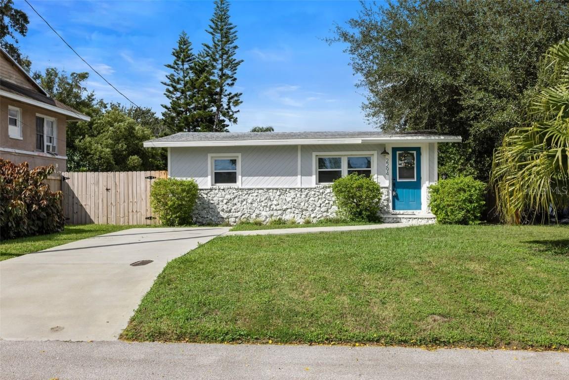 2294 S Shine Ave., Orlando, FL 32806