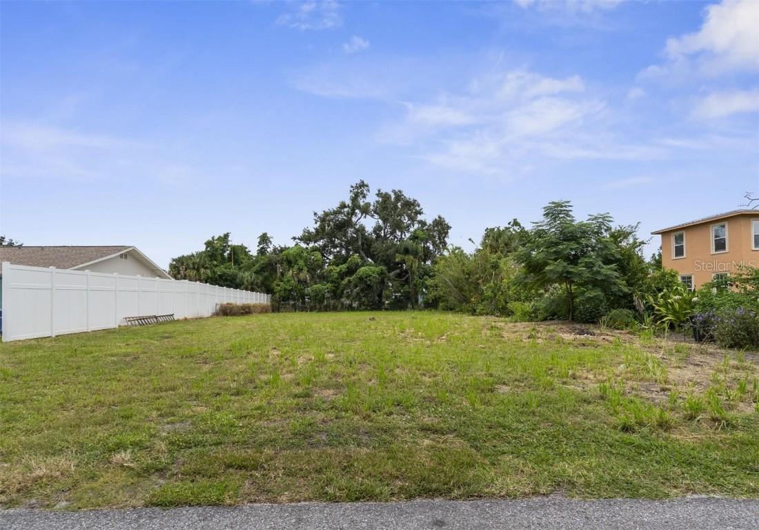 216 Pavonia Rd., Nokomis, FL 34275