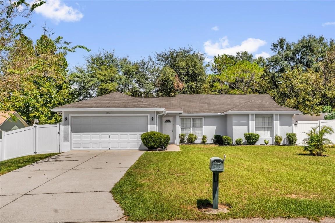 11725 Foxglove Dr., Clermont, FL 34711