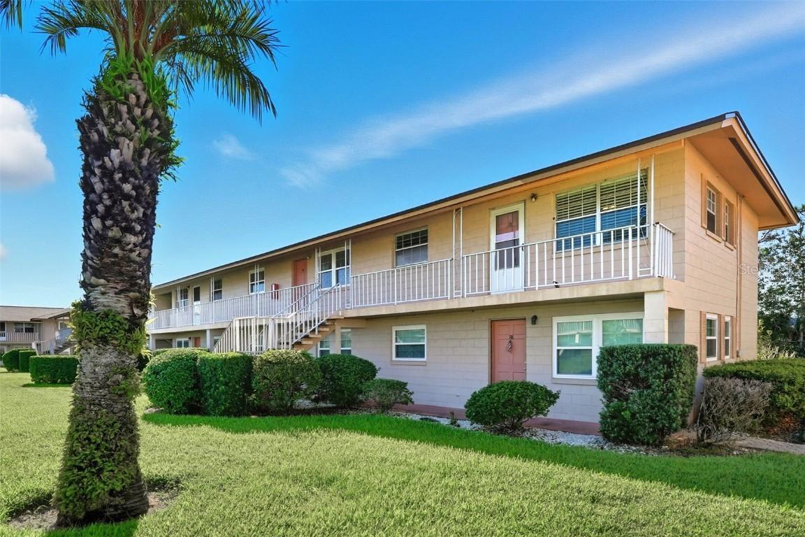 1100 E Caroline St. #218, Tavares, FL 32778