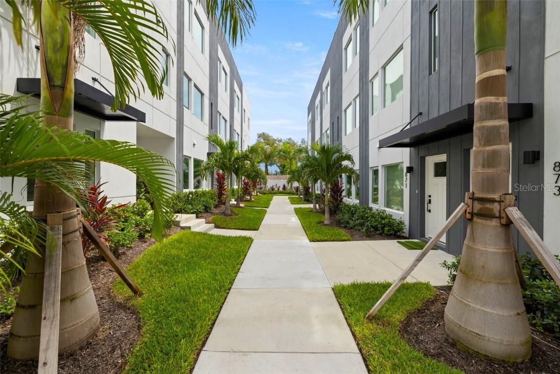 865 S 6 Ave. #17, St Petersburg, FL 33701