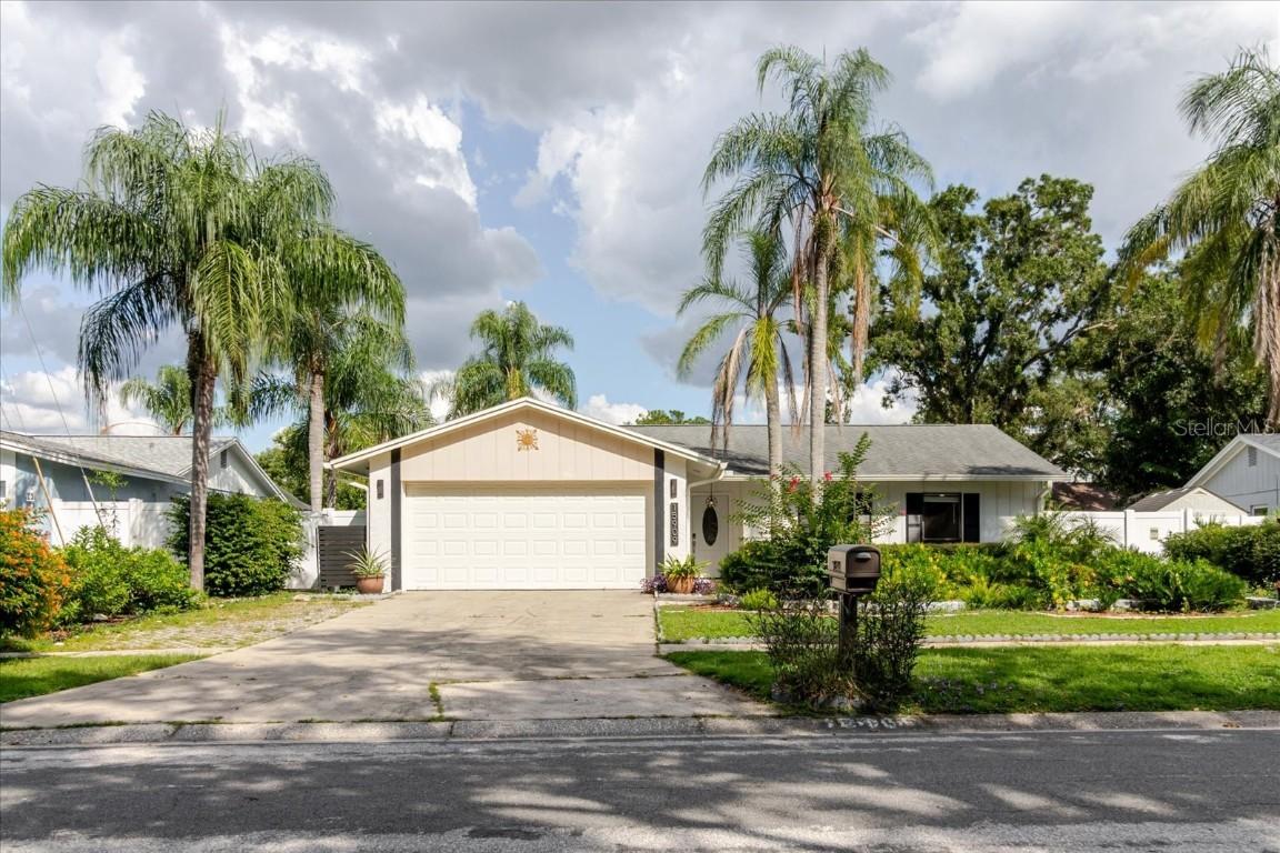 15909 Crying Wind Dr., Tampa, FL 33624