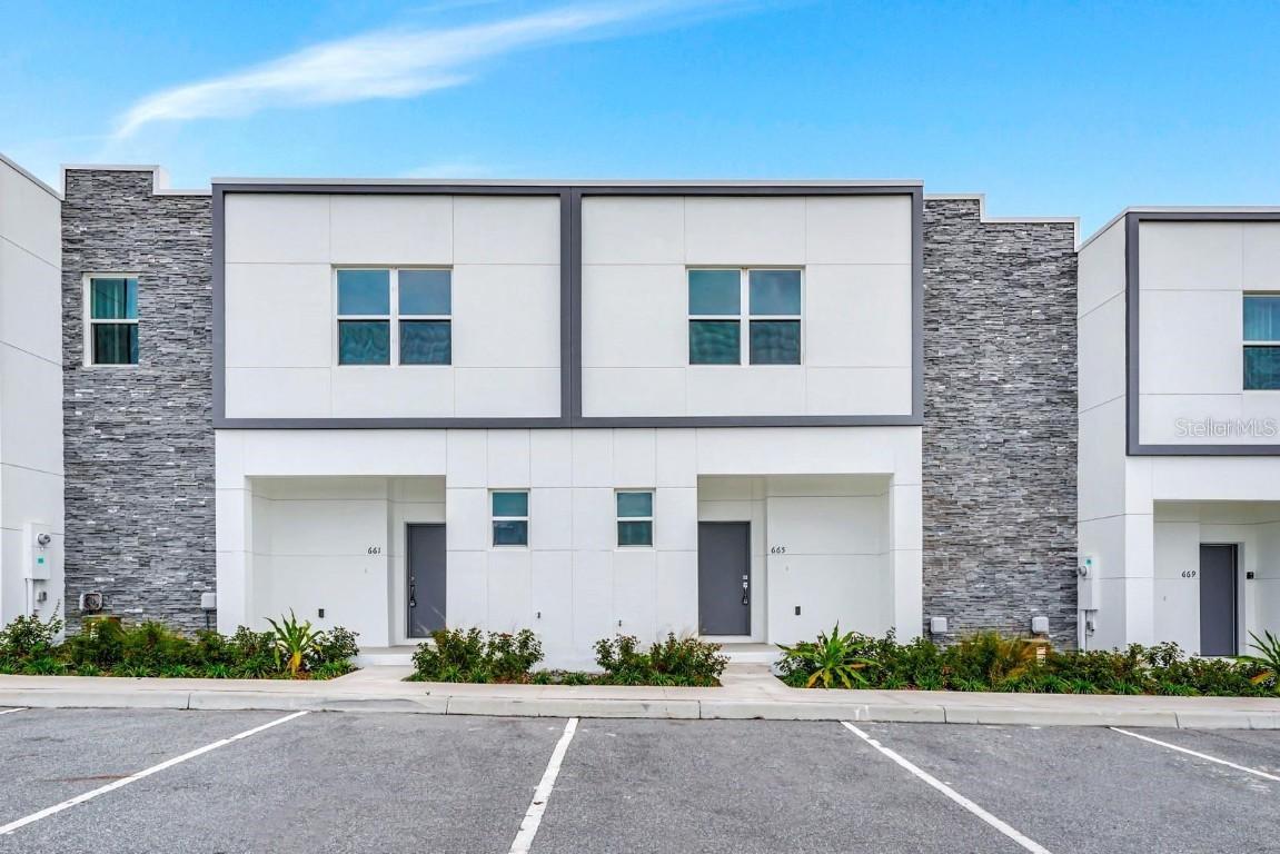 665 Trikomo Dr., Davenport, FL 33896